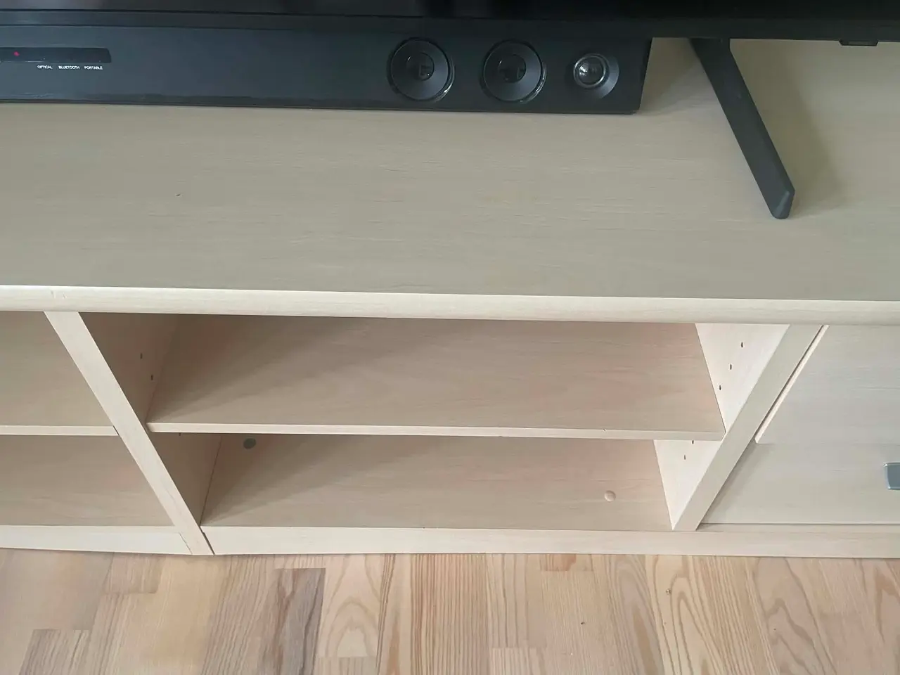 Billede 6 - Langt tv-bord / kommode med god opbevaringsplads