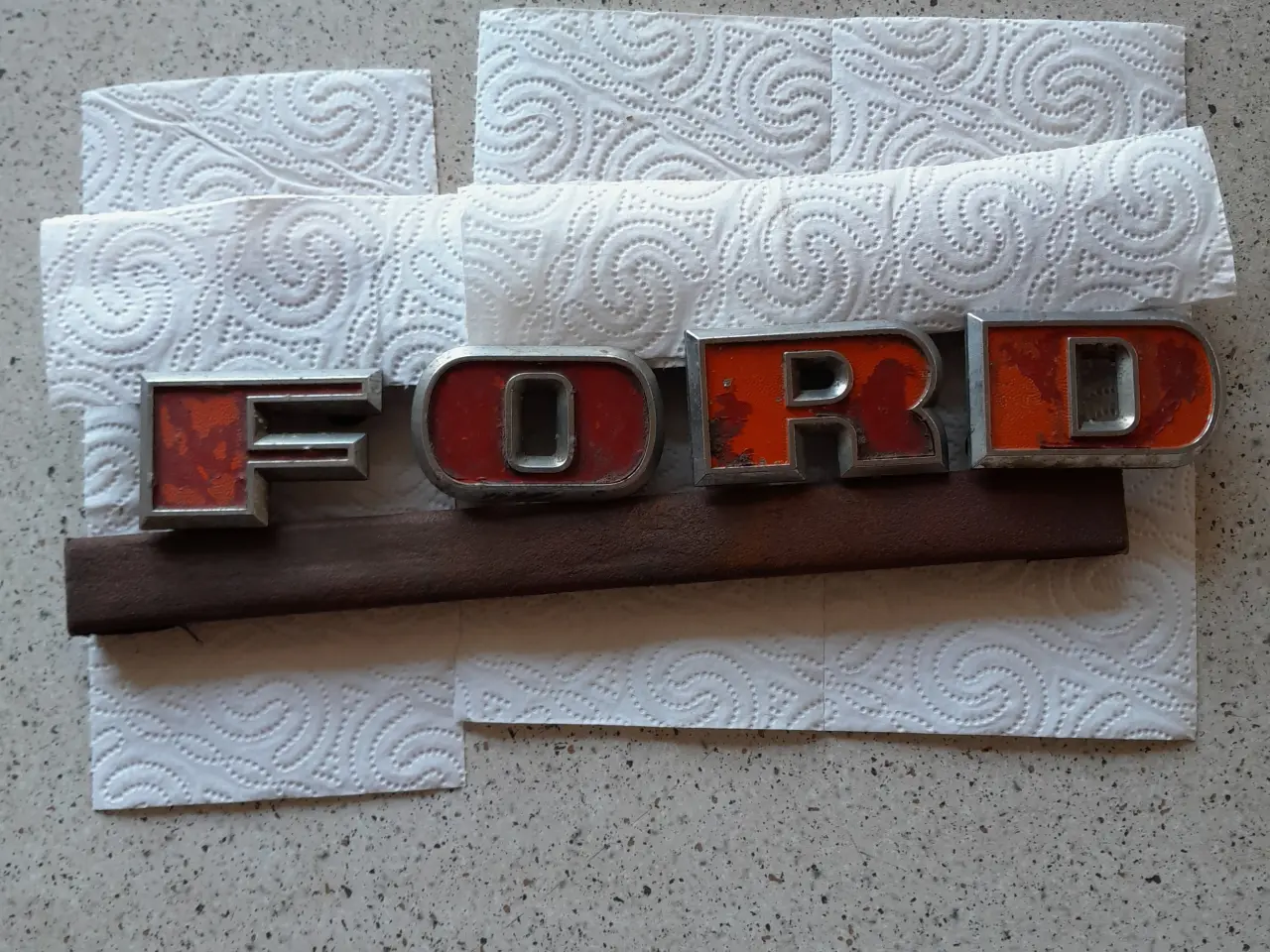 Billede 1 - Ford X model bogstaver i øverste frontgitter