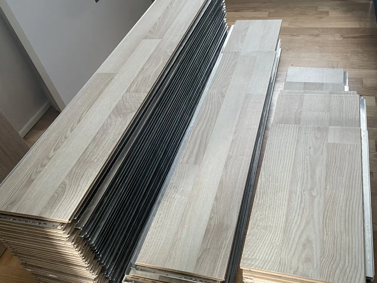 Billede 2 - 7 m2 Alloc laminatgulv hvid ask plus underlag