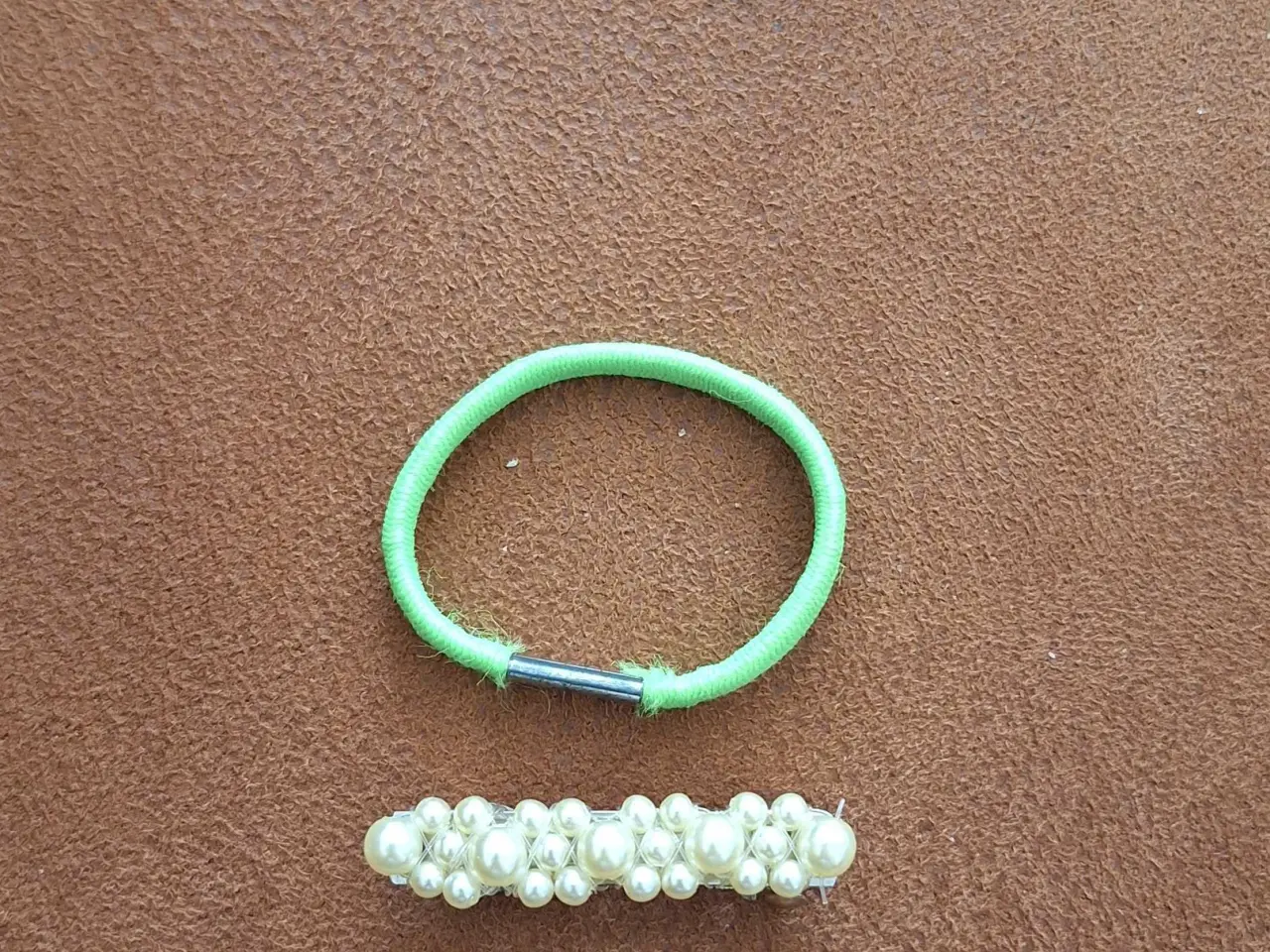 Billede 1 - Hårspænde med perler 