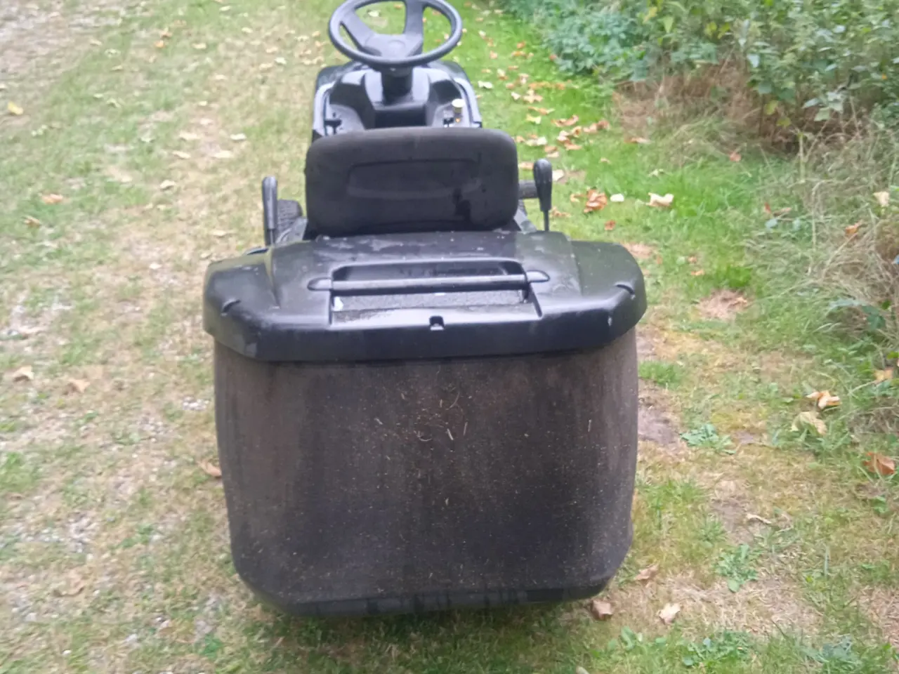 Billede 2 - Stiga Havetraktor med opsamler 16 HK