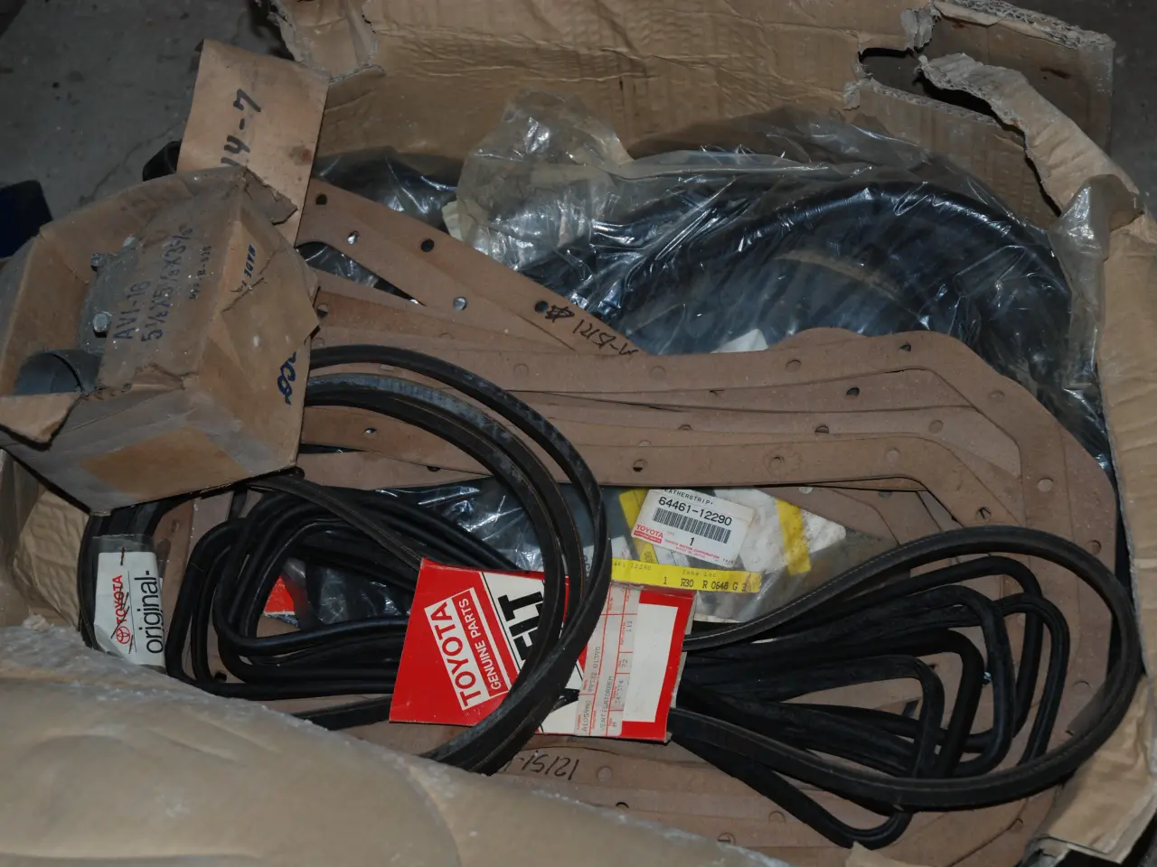 Billede 4 - TOYOTA MASSER AF RESERVEDELE