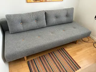 Sovesofa med magasin