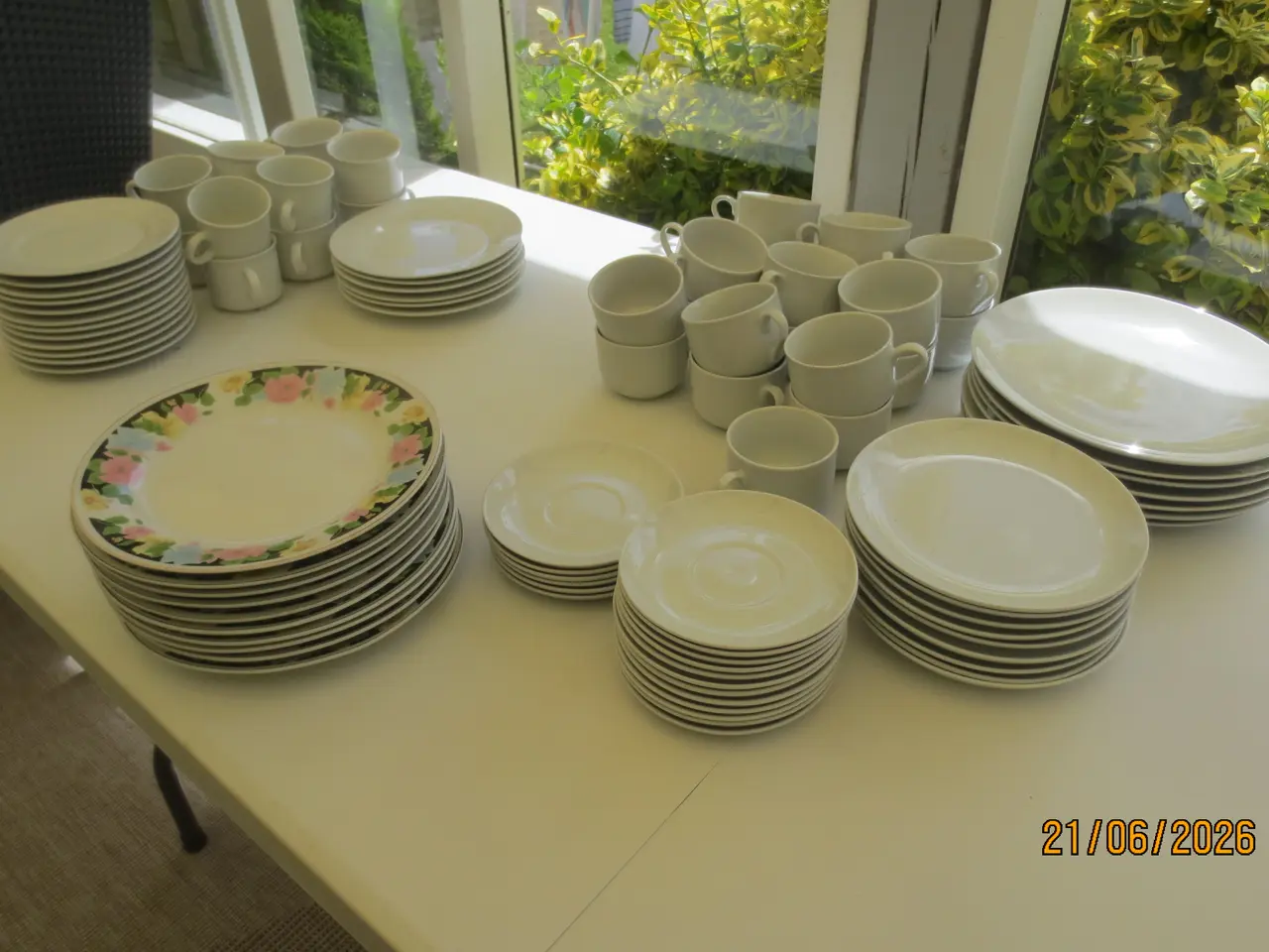 Billede 1 - 93 stk Kaffestel og Tallerkner