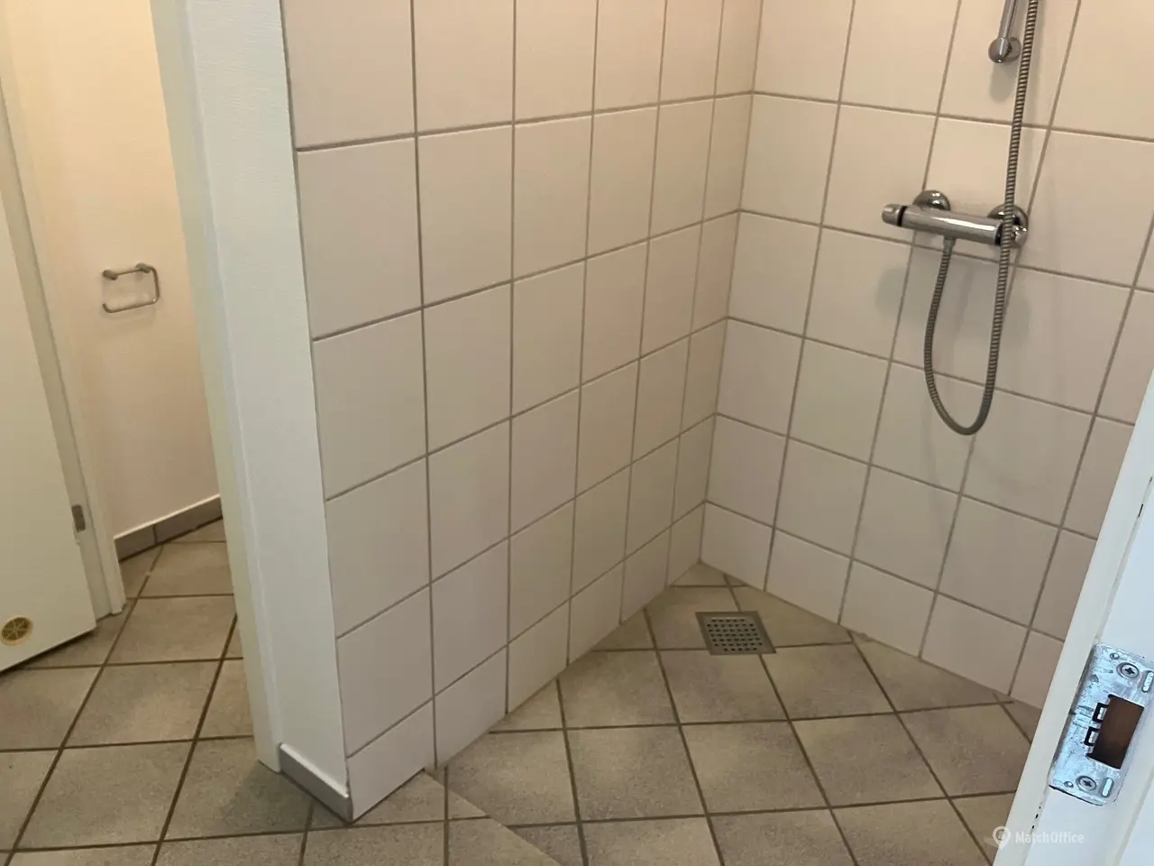 Billede 7 - Isoleret og opvarmet kontor inklusiv mindre lagerhal
