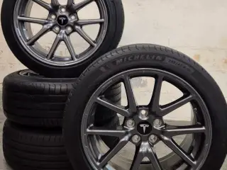 TESLA MODEL 3 ORIGINAL ALUFÆLGE MED SOMMERDÆK