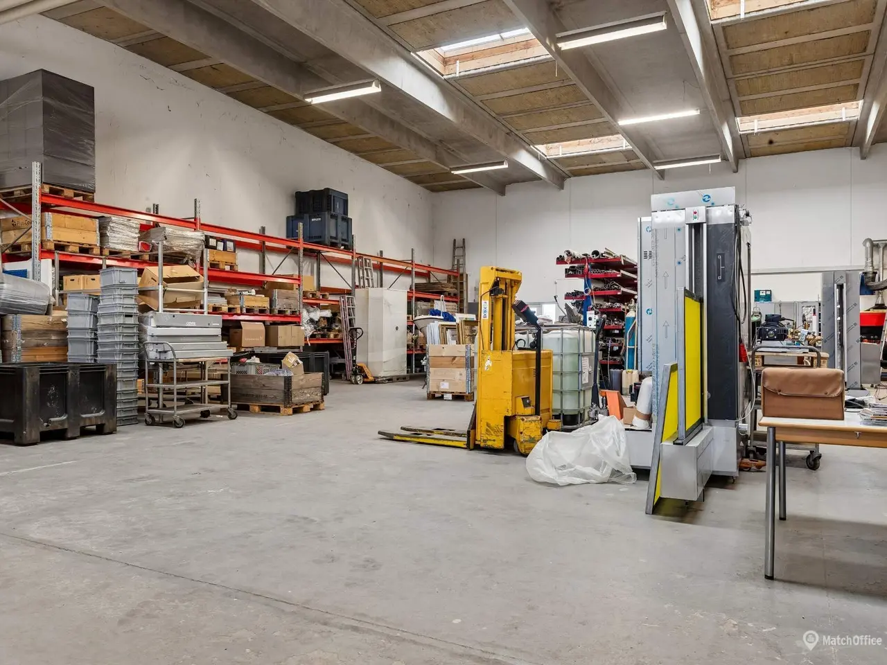 Billede 4 - 403m² højloftet lager på Avedøre Holme