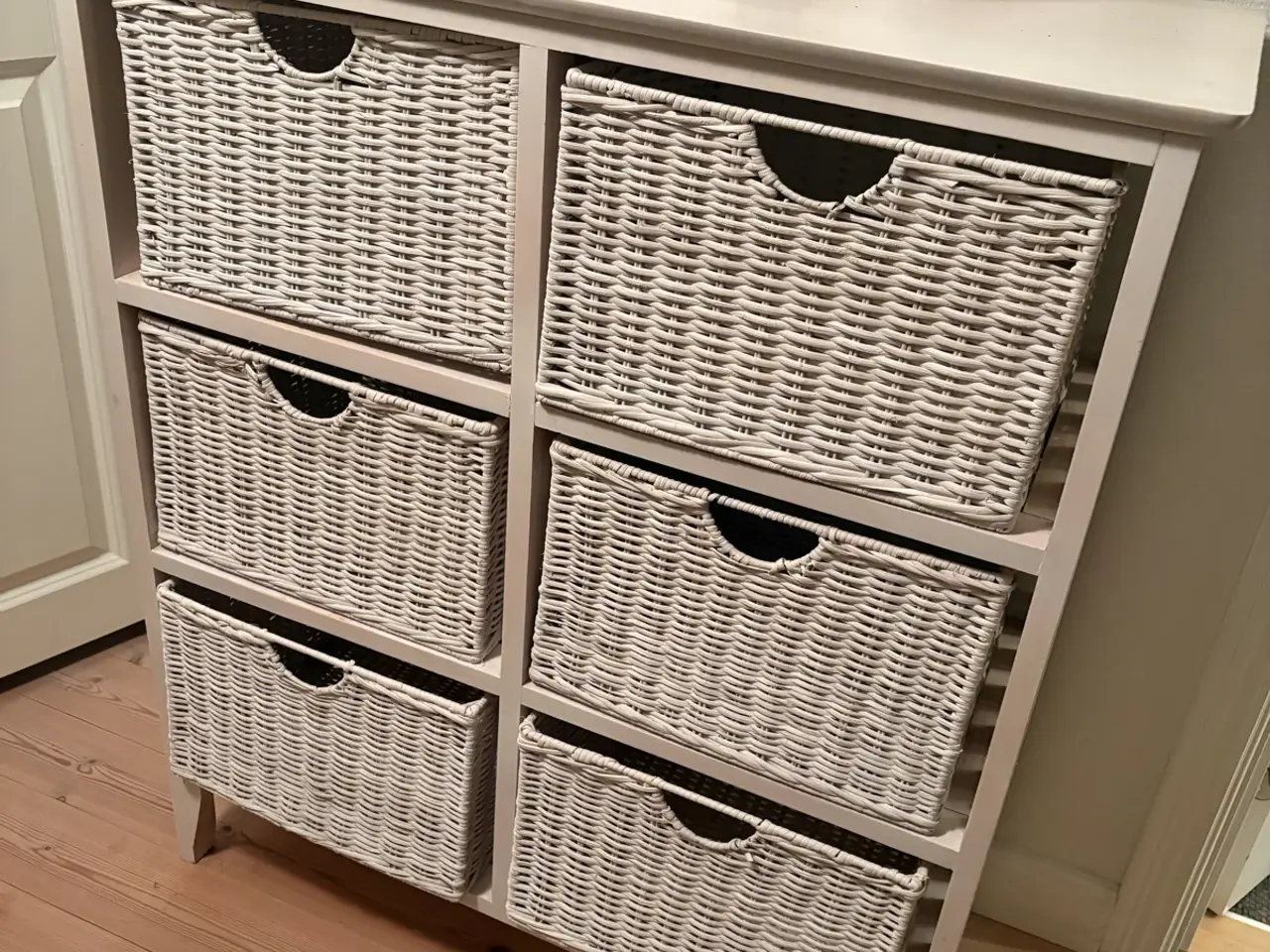 Billede 1 - Fin kommode med kurve