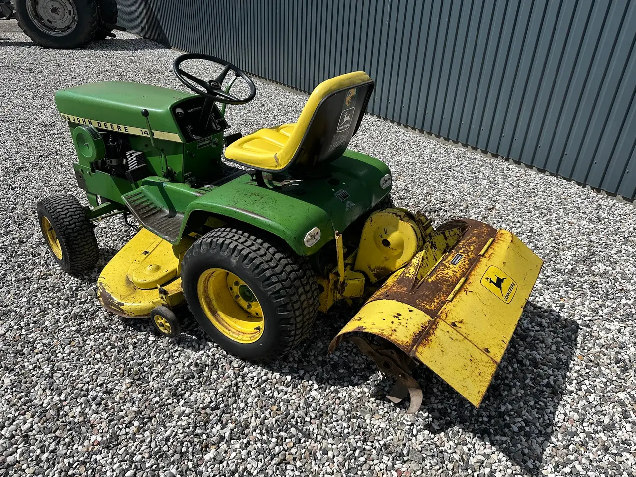 Billede 3 - JOHN DEERE 140 MED ORGINAL FRÆSER