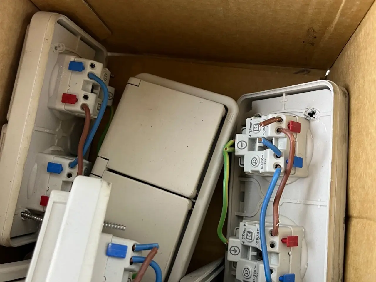 Billede 7 - parti Surface Mount IP44 Schuko Sockets & Rotary