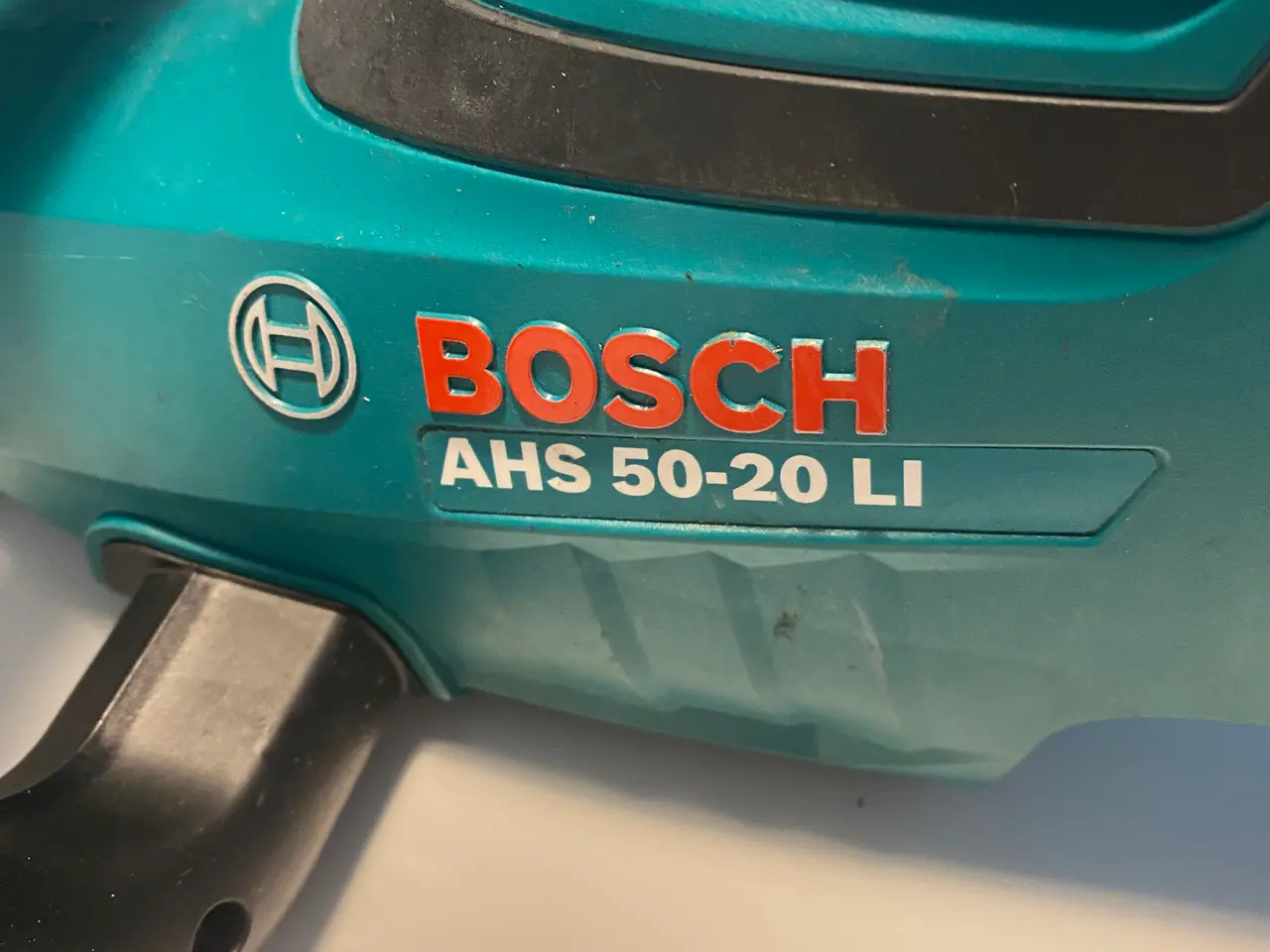 Billede 6 - Bosch hækkeklipper med oplader og to batterier