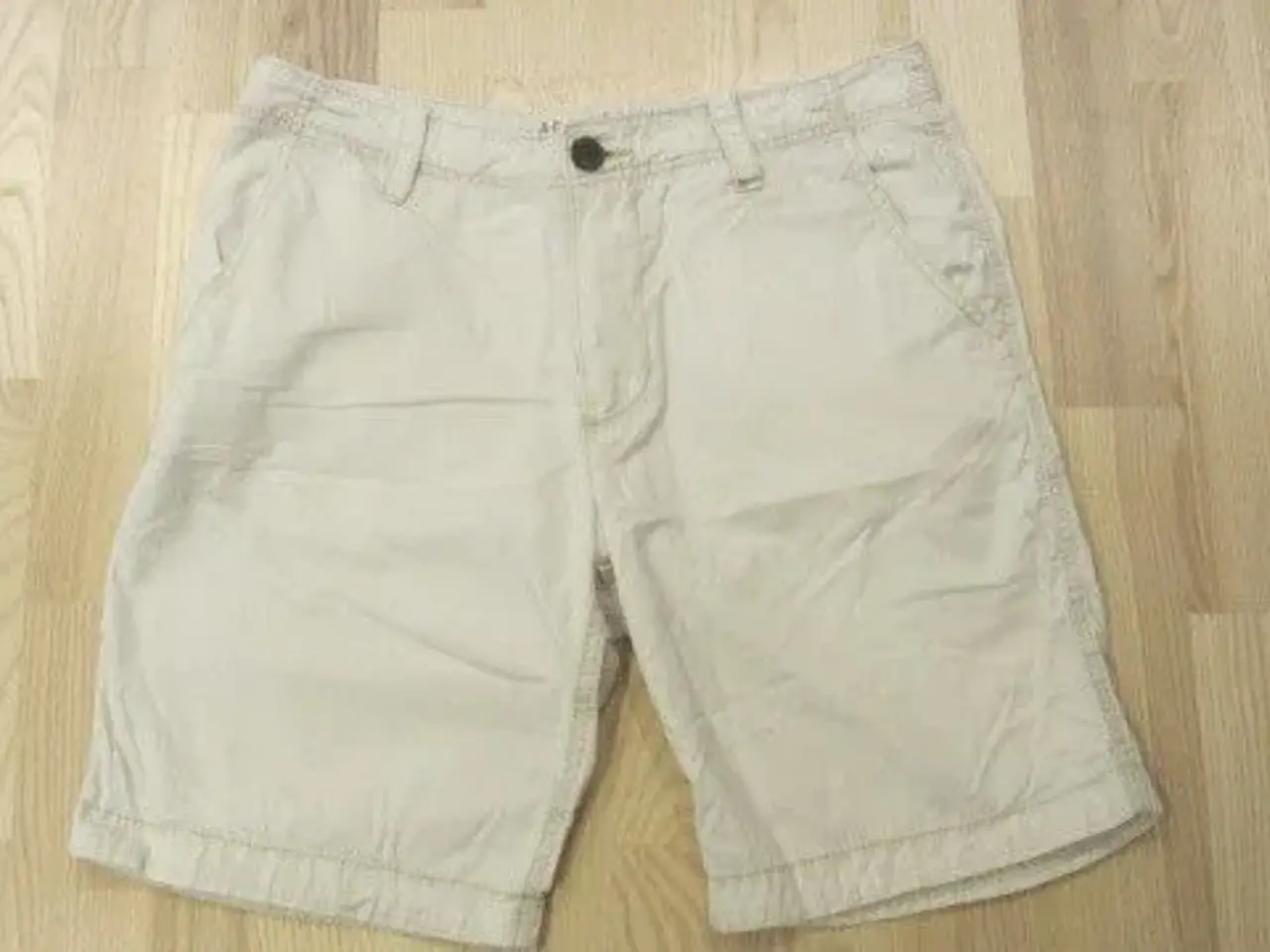 Billede 1 - Str. 31, hvide shorts