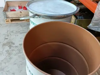 200 ltr olietønde.