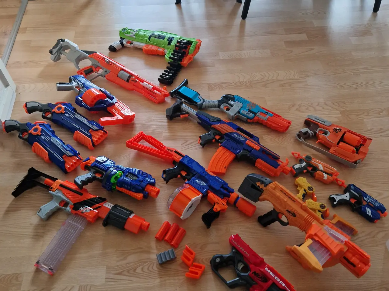 Billede 1 - NERF legetøjsgeværer og legetøjspistoler.