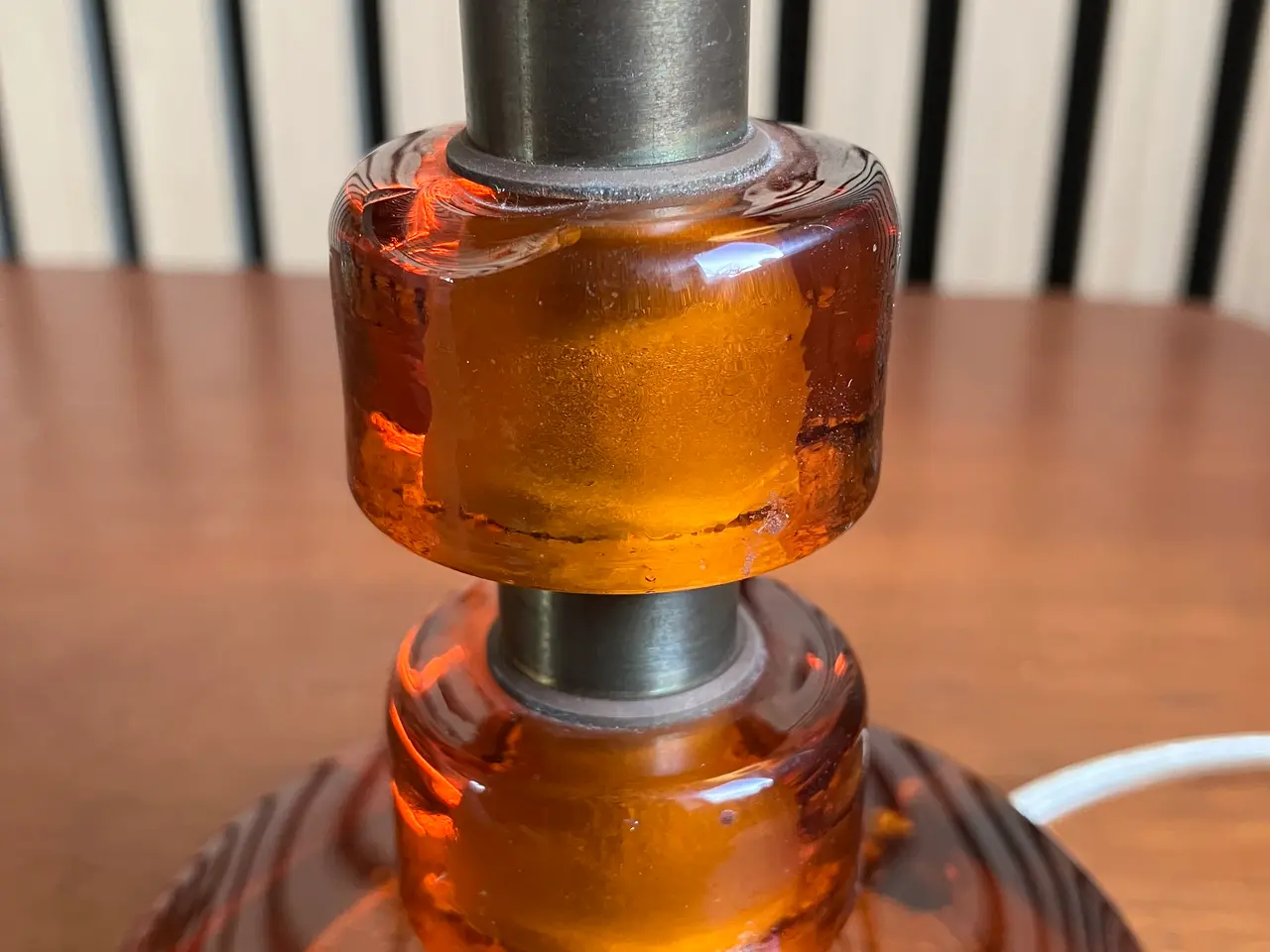Billede 5 - Retro bordlampe i ravfarvet glas
