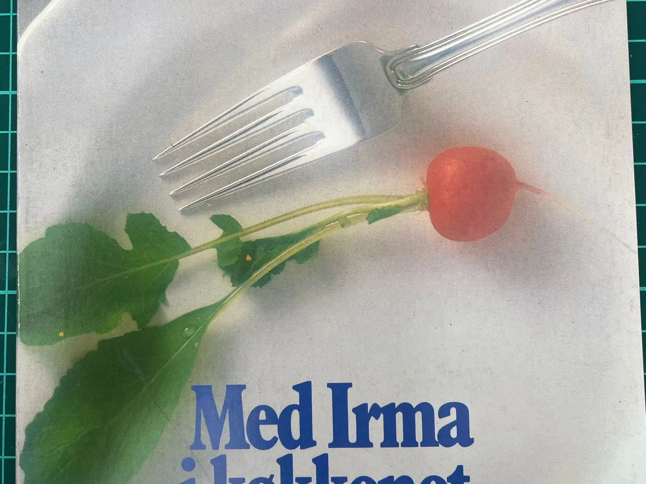 Billede 1 - 100 års jubilæums-kogebog fra IRMA. Giv bud.