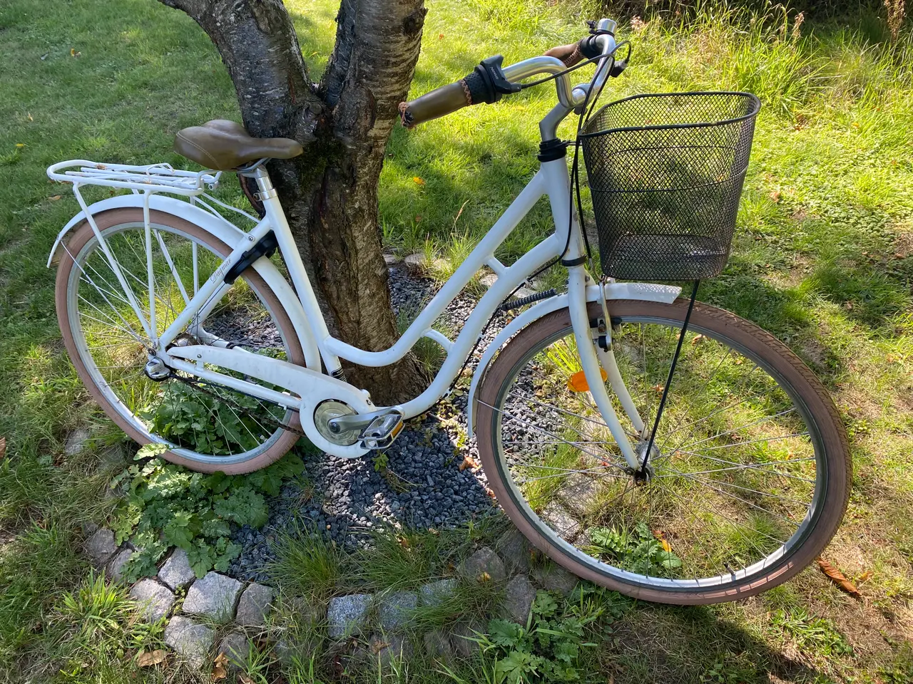 Billede 4 - Damecykel 28 Mustang Køreklar (160-175cm) med Lås