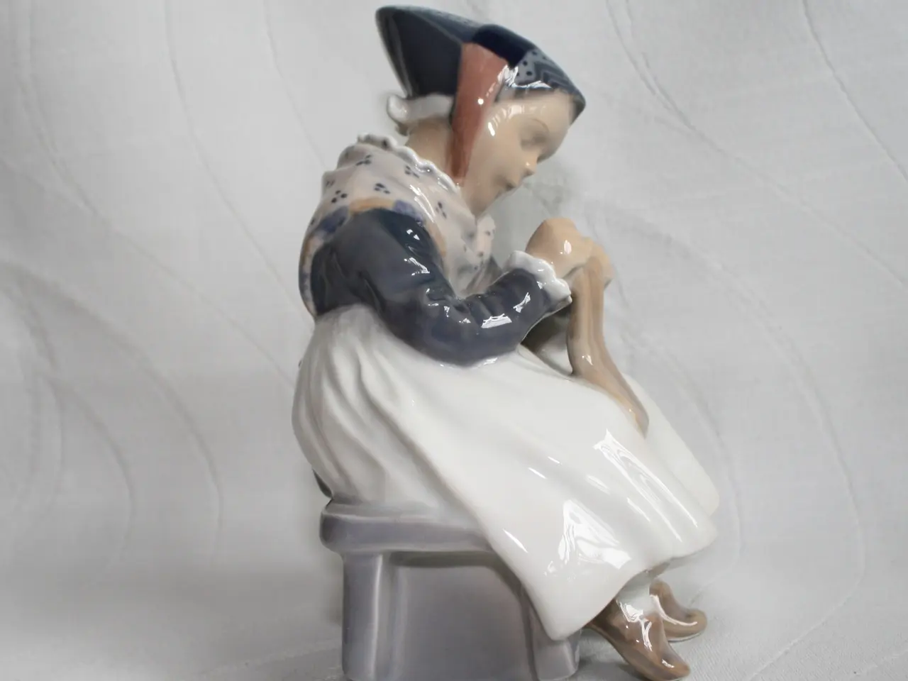 Billede 8 - Lille amagerpige, Figur fra Royal Copenhagen