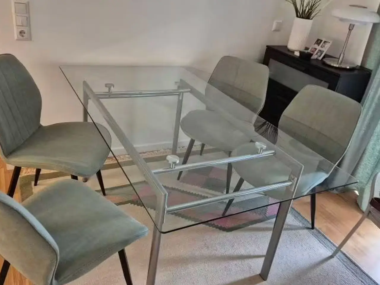 Billede 2 - Spisebord med 4 stole