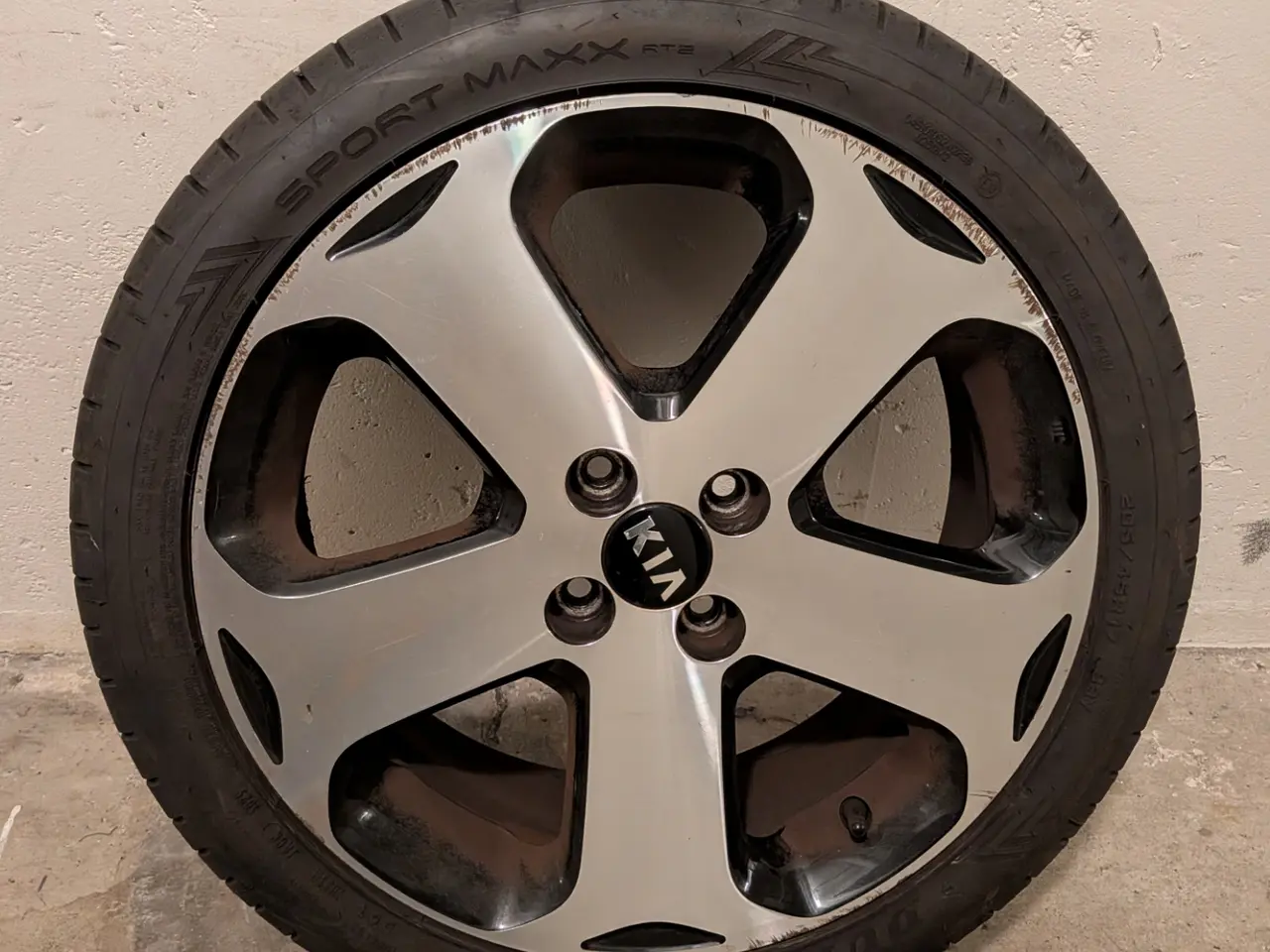 Billede 5 - 4 stk. Kia Rio 17" alufælge med næsten ny dæk