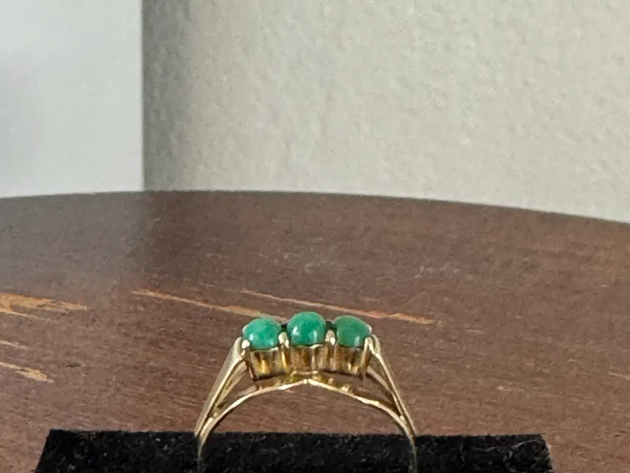Billede 1 - Guld ring med 3 sten 