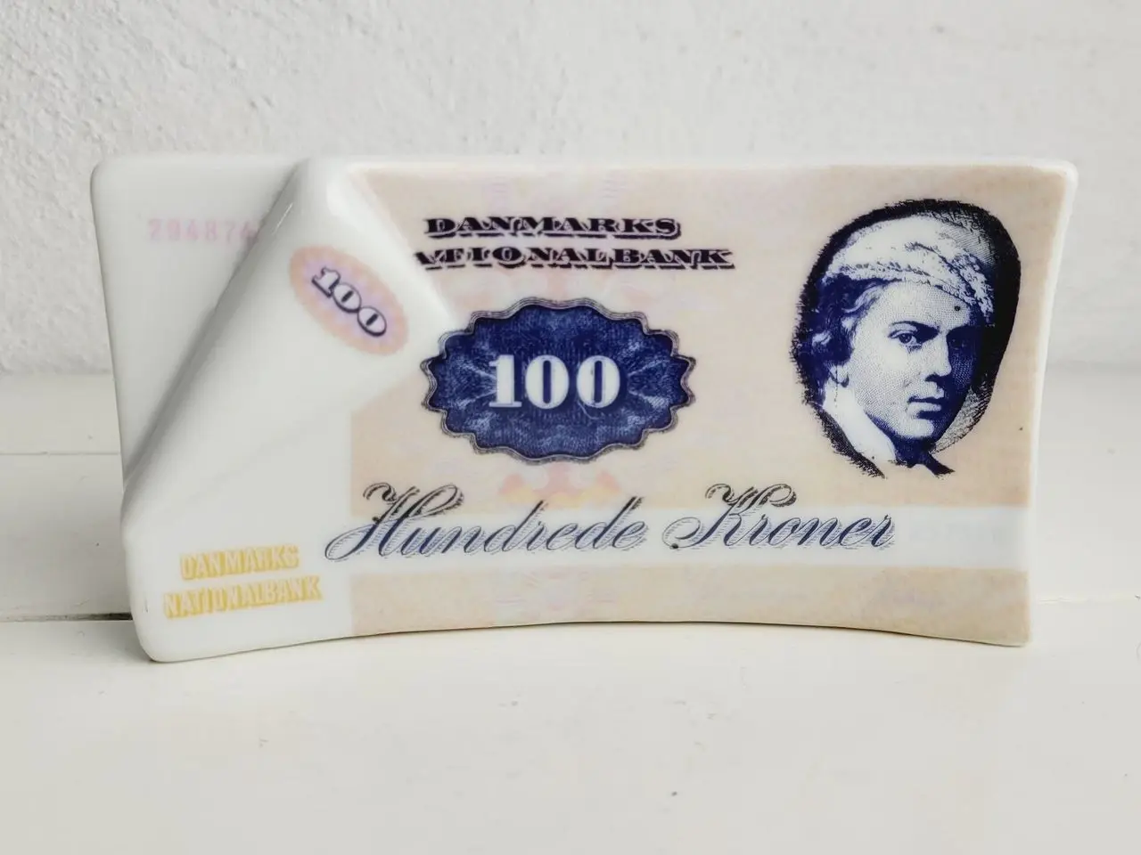 Billede 1 - ⭐️- Retro sparebøsse i form af en 100 kr. seddel!