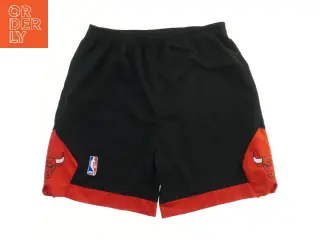 Basketshorts med logo fra Nba (str. 140)
