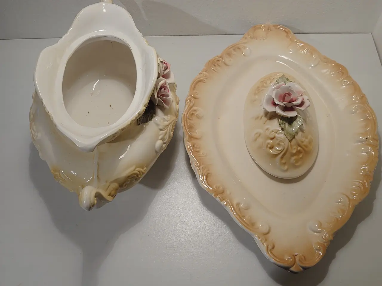 Billede 5 - Antik stor porcelæns terrin med fad.Majolica stil.