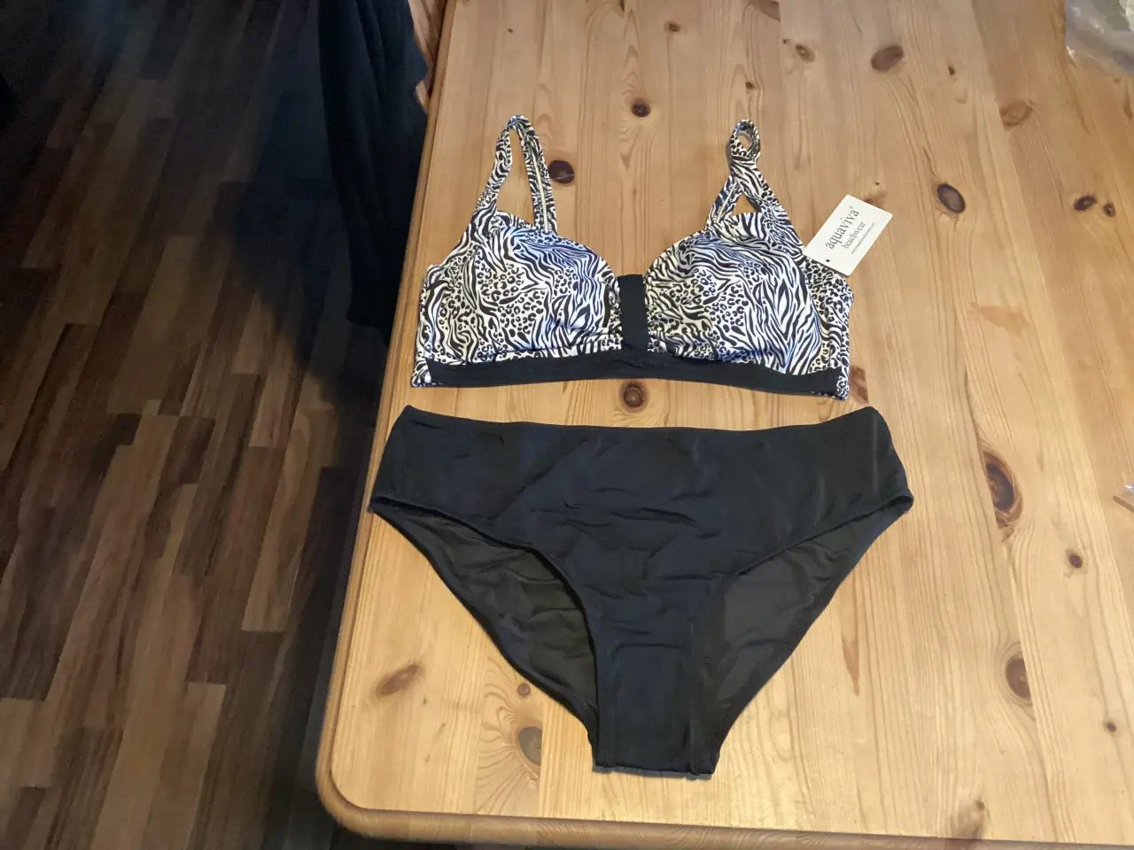 Billede 1 - Nye Bikini,er Forsk. Str.
