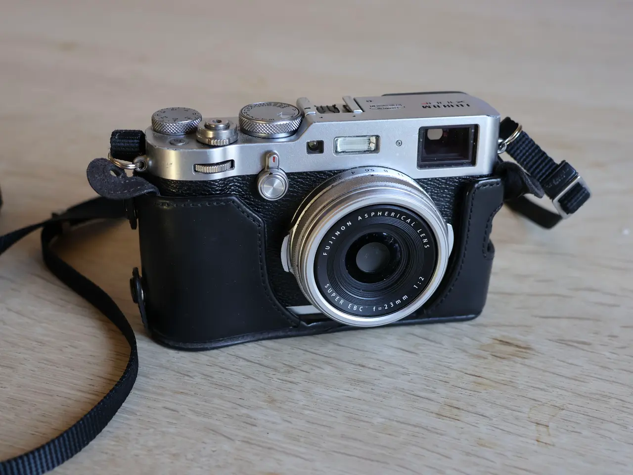 Billede 3 - Fujifilm X100F digitalt kamera med sort læderetui