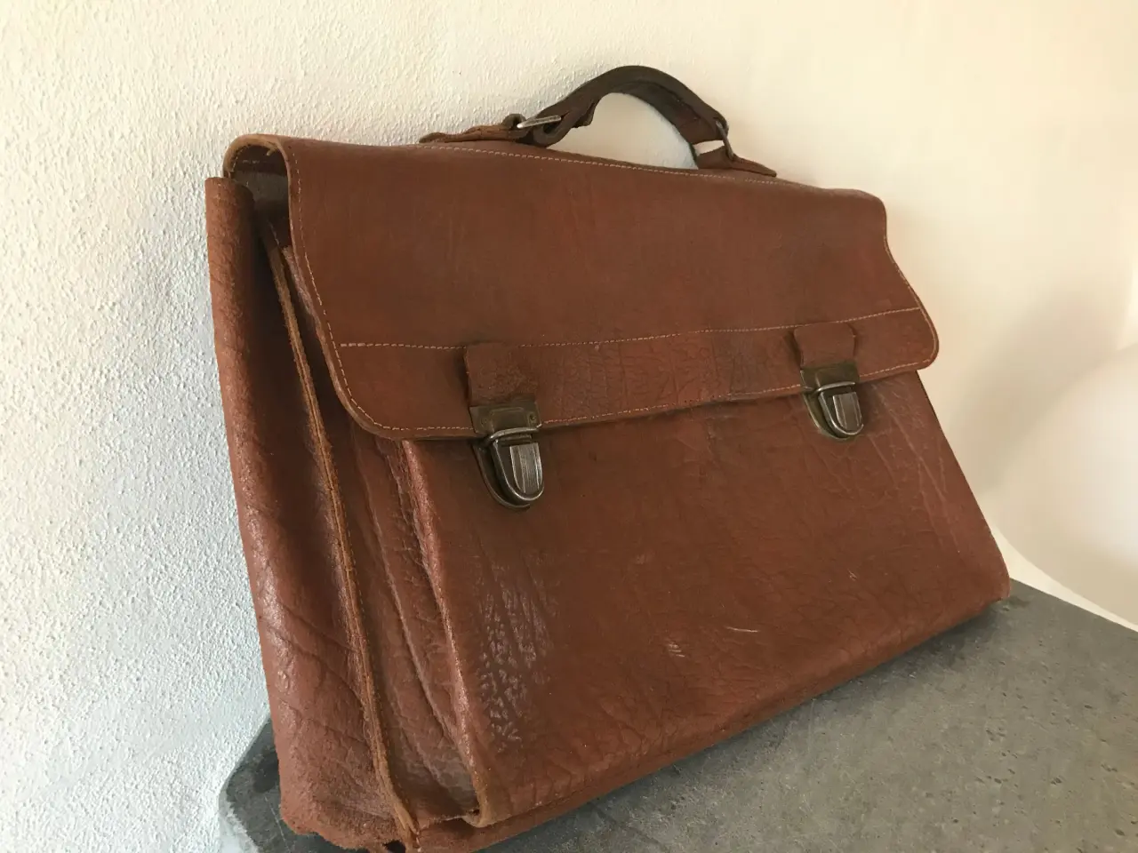 Billede 3 - Retro skoletaske i kernelæder.