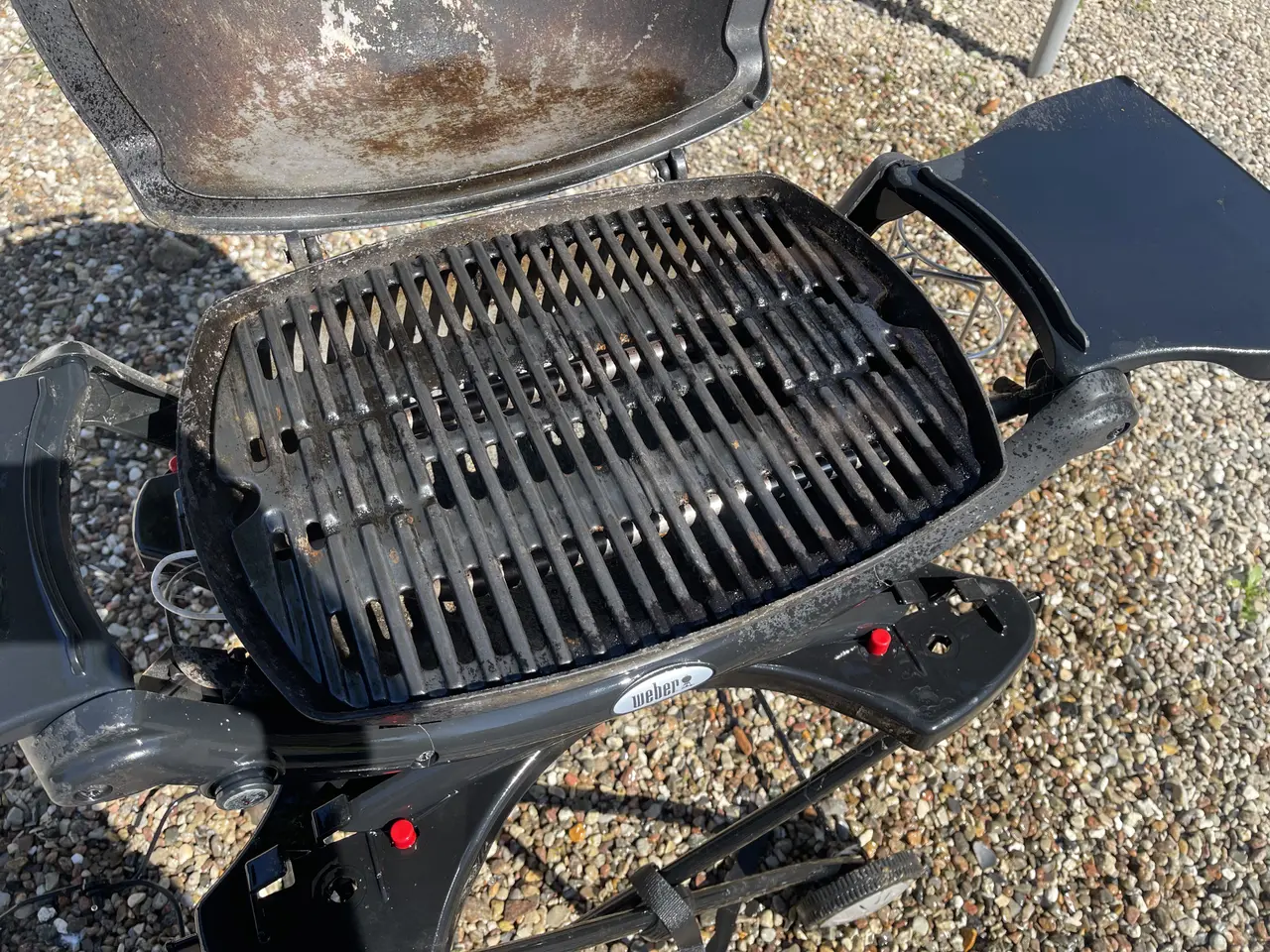 Billede 2 - Weber Q1200 gassgrill m. trækvogn