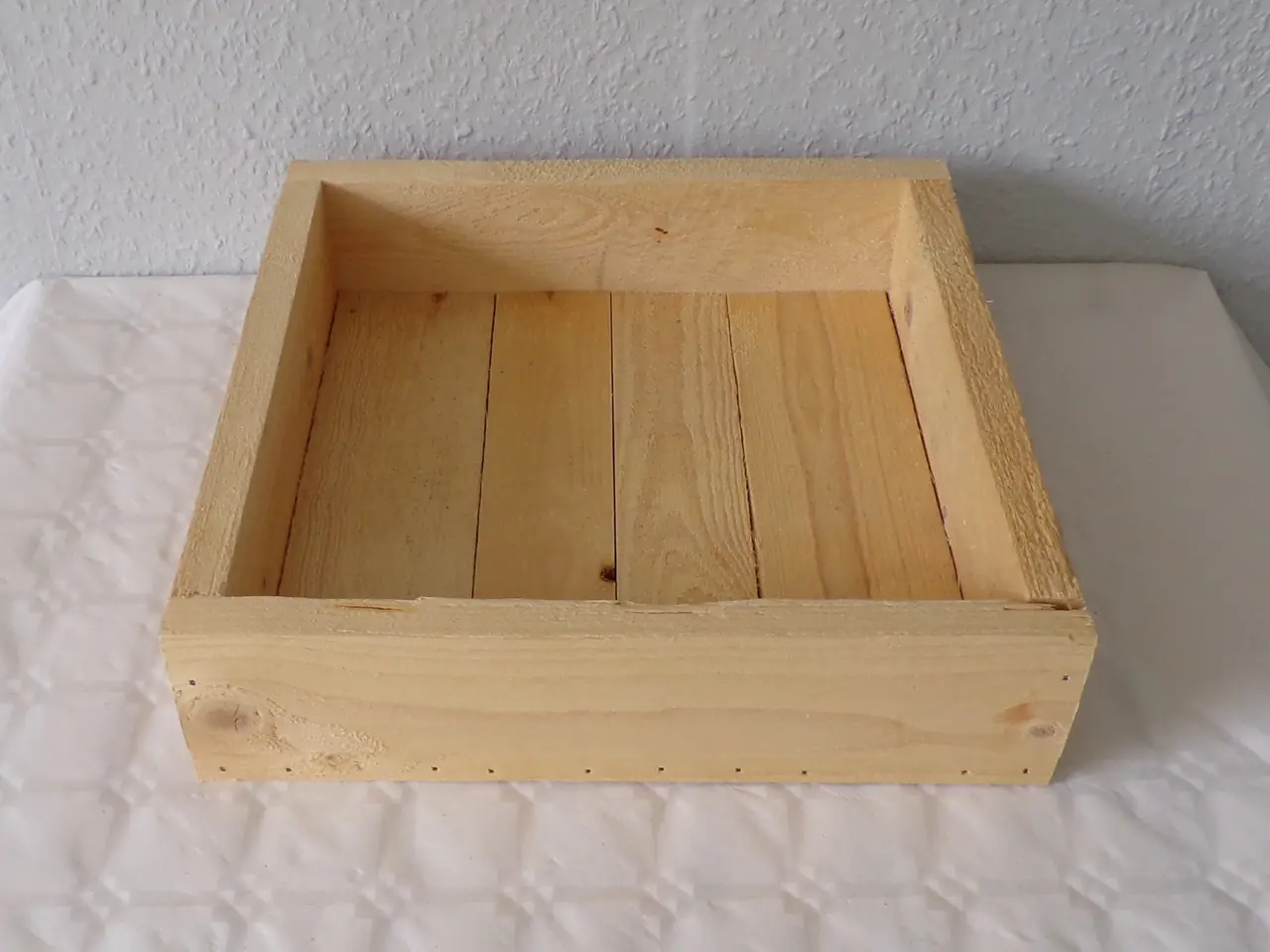 Billede 3 - Bakke i genbrugstræ 30 x 30 cm