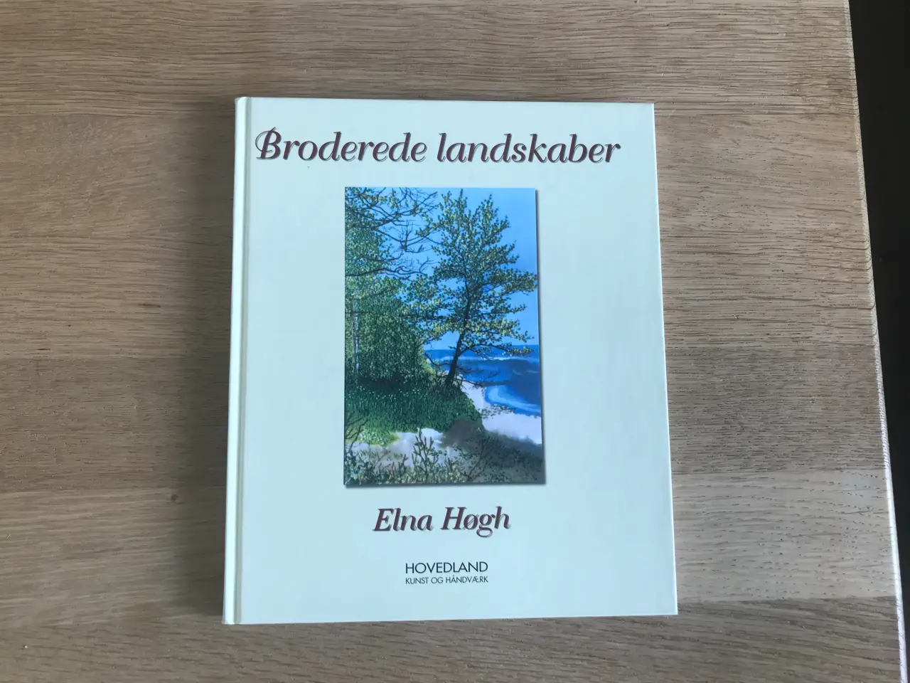 Billede 1 - Broderede landskaber af Elna Høgh