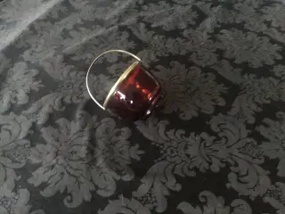 Antik rød glas sukkerskål