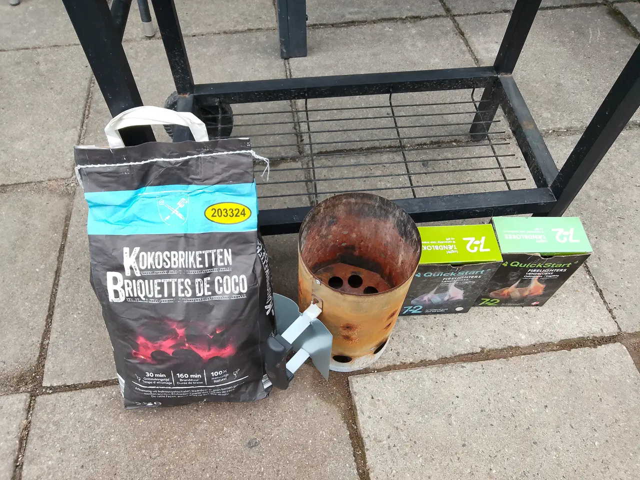 Billede 4 - Næsten ny kulgrill. grillstarter m.m.