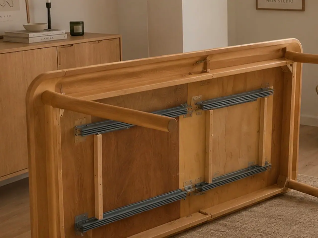 Billede 4 - Lækkert egetræ spisebord m/2 plader – kan transpor