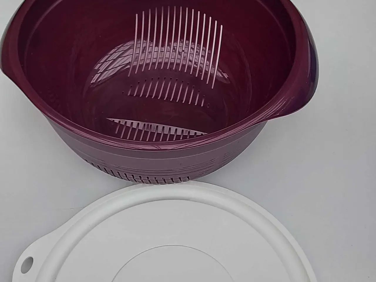 Billede 1 - Tupperware skål med si og piskekrans
