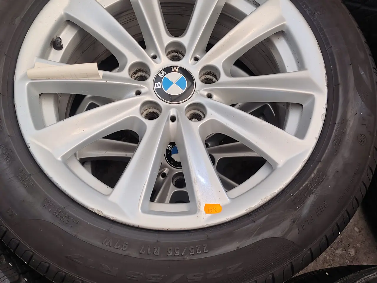 Billede 2 - To alufælge med dæk  PIRELLI  225/55 R 17
