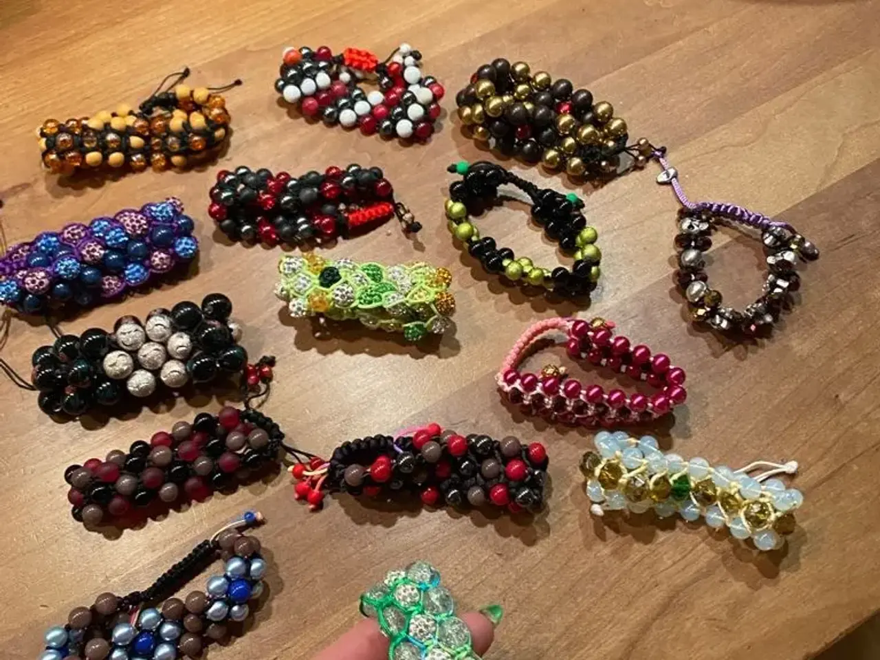 Billede 1 - Nye knyttede armbånd