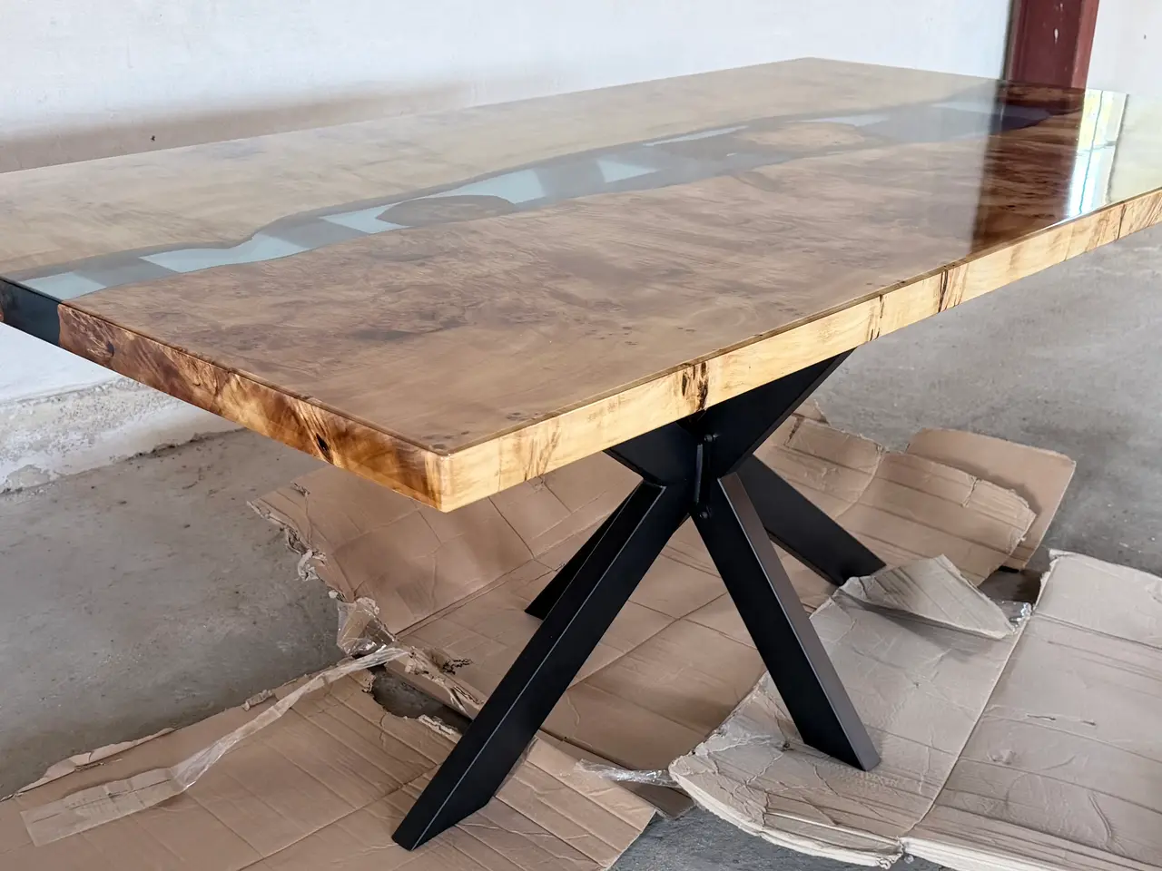 Billede 7 - Epoxy spisebord i poppeltræ med river