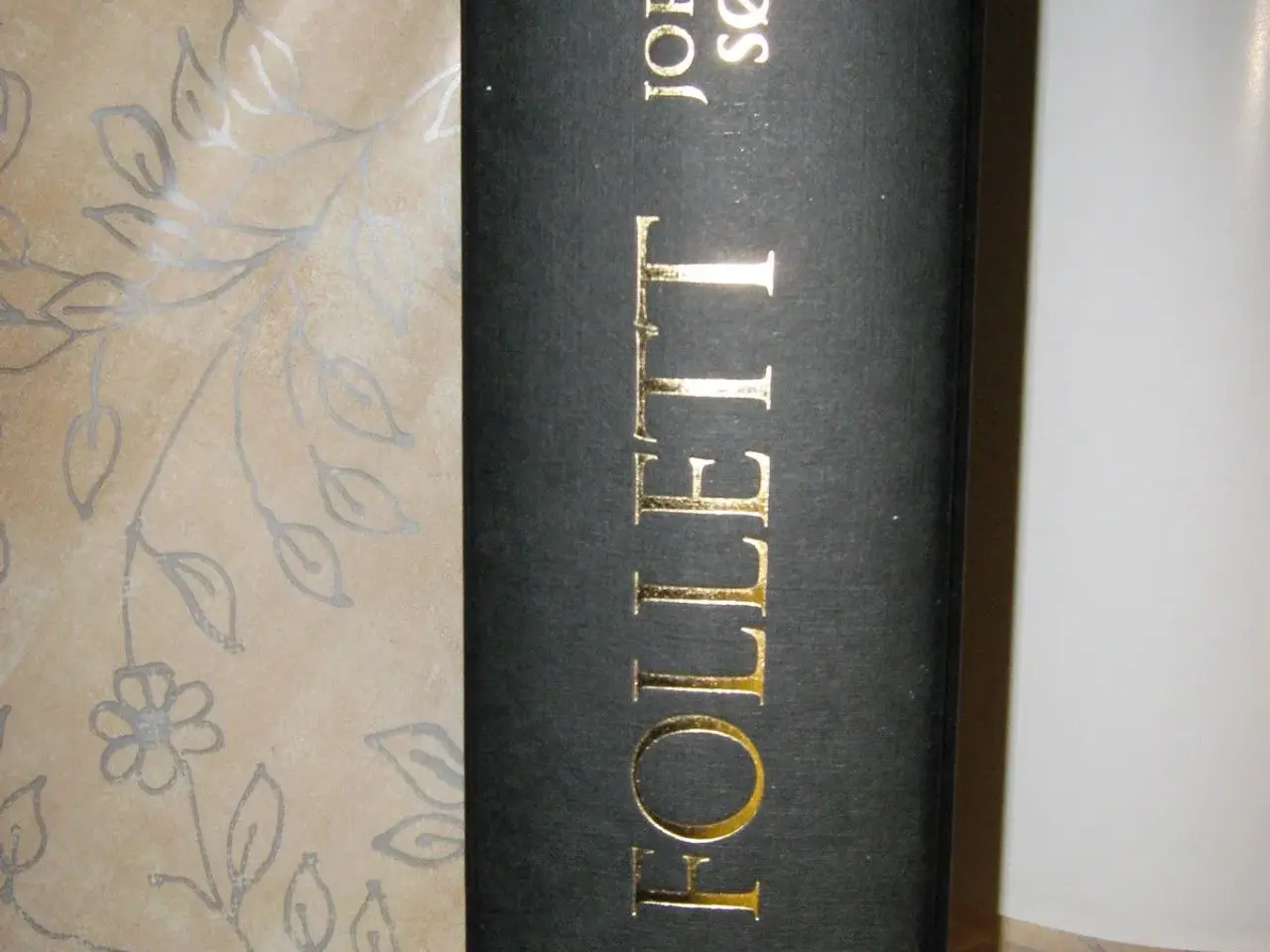 Billede 2 - Jordens søjler" af Ken Follett