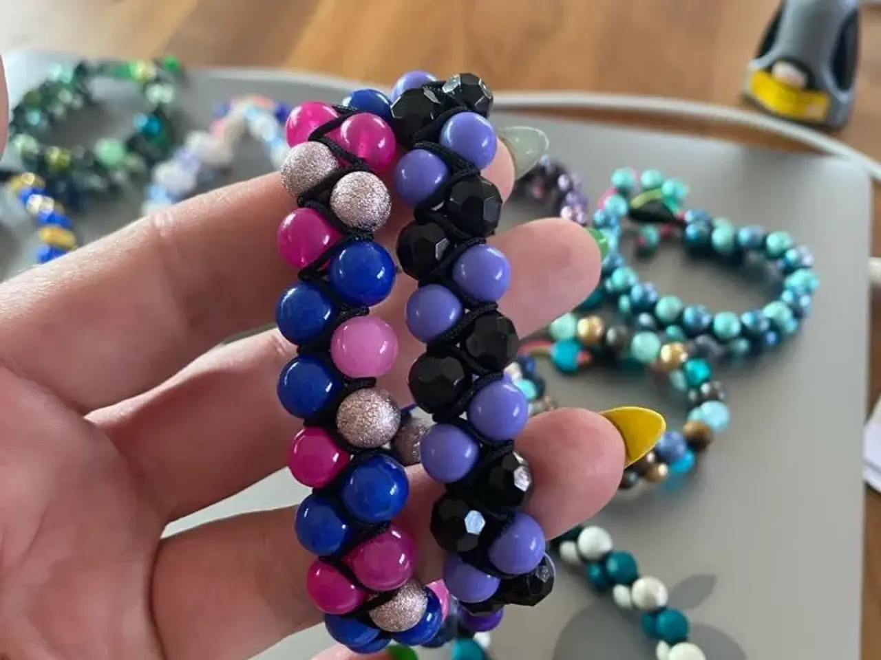 Billede 3 - Nye knyttede armbånd