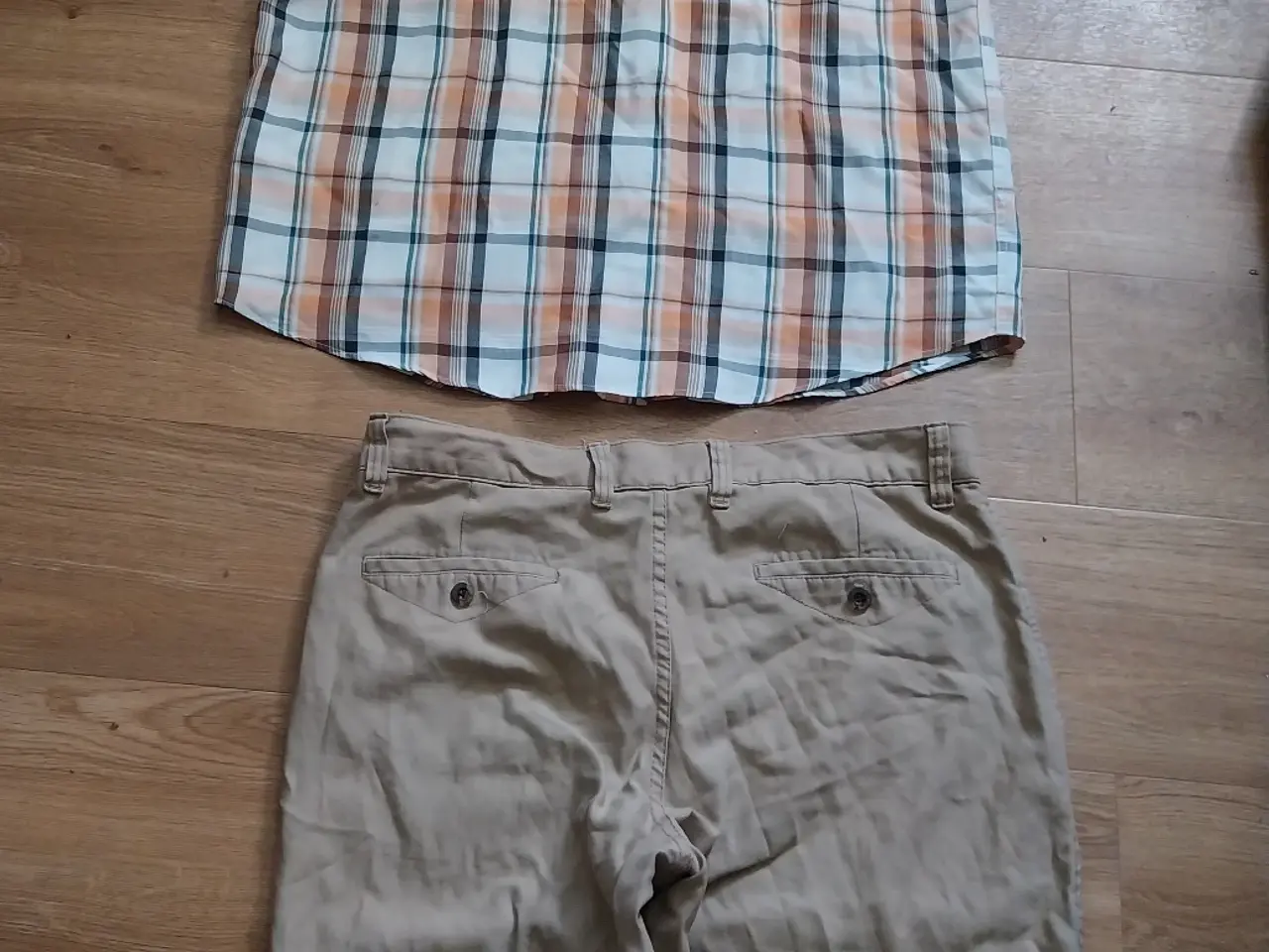Billede 6 - Skjorte og bukser. Herre