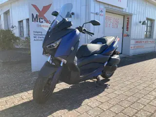 Yamaha X-Max 300