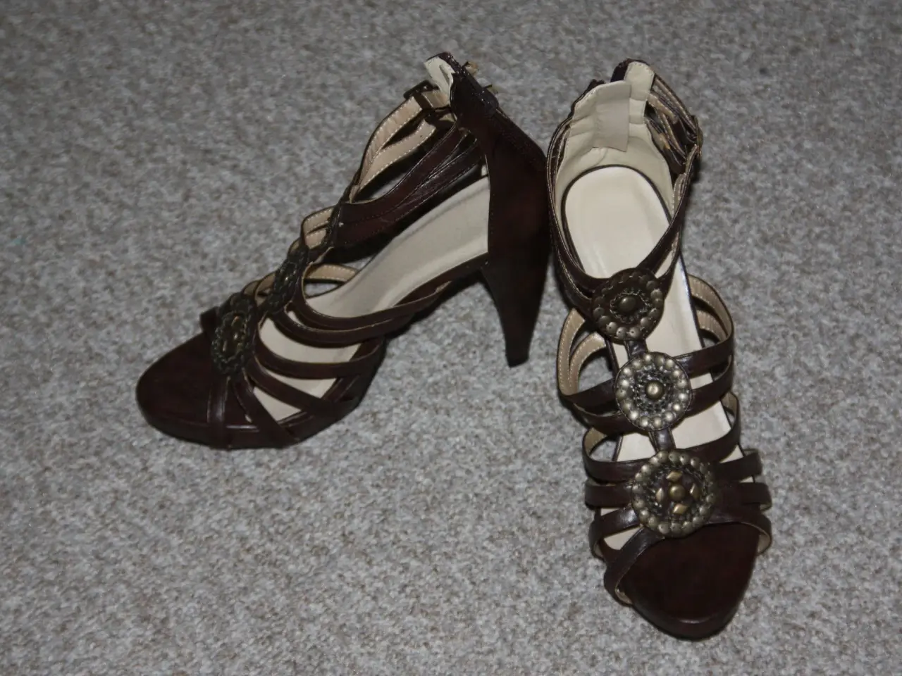 Billede 1 - Stiletter / sandaler str.39 brugt 1 gang