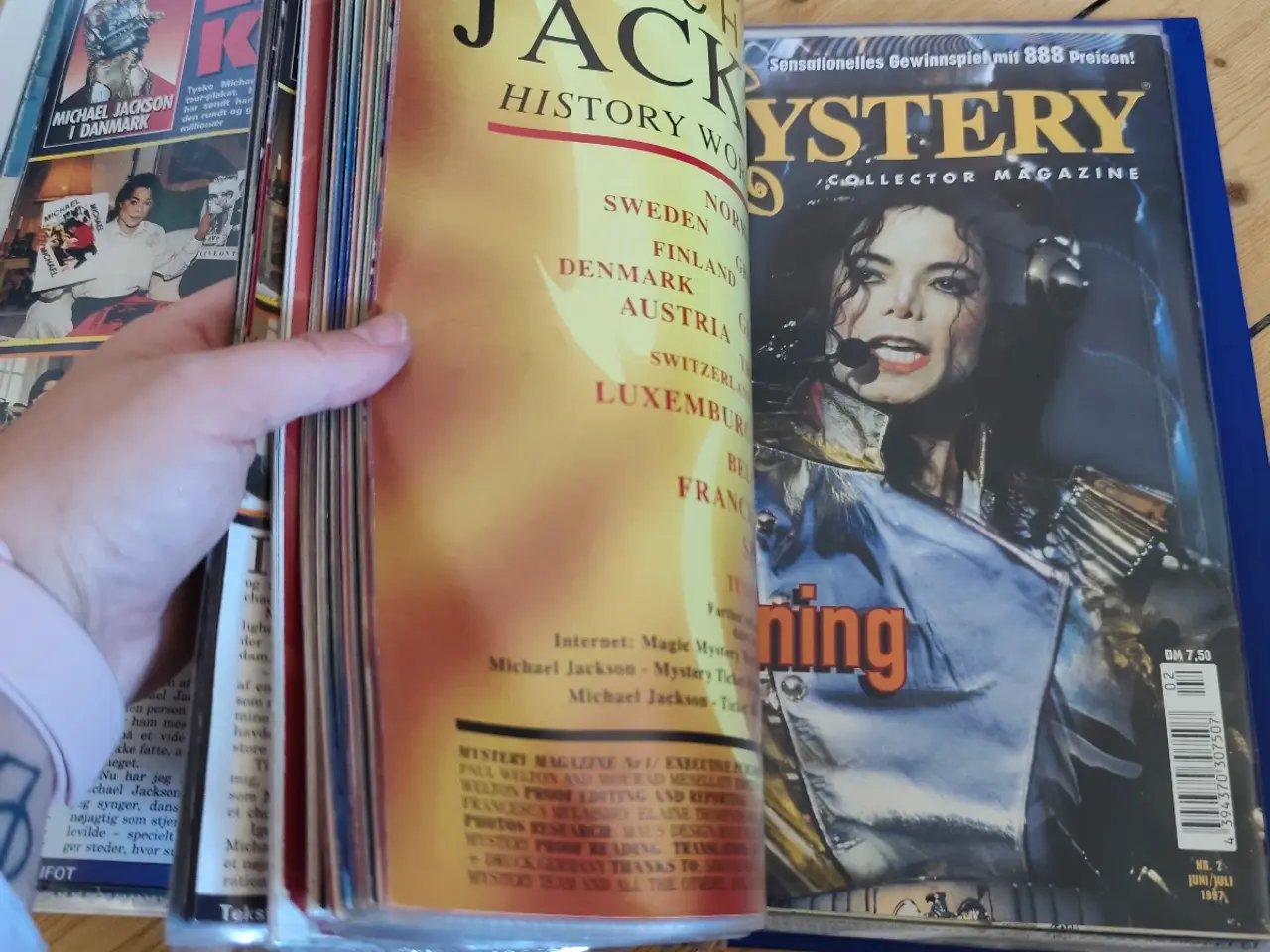 Billede 6 - Stort Ringbind med Michael Jackson 