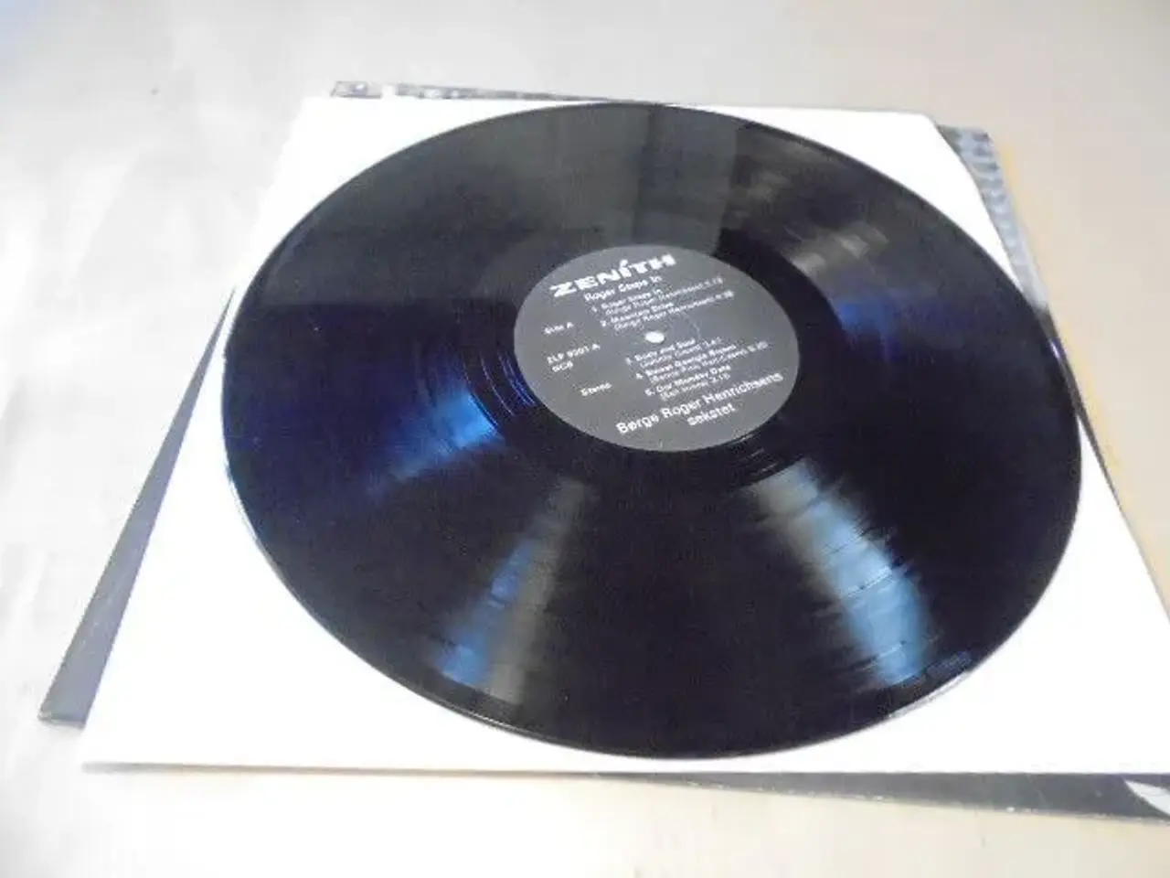 Billede 3 - LP: Roger steps in - Børge Roger Henriksen