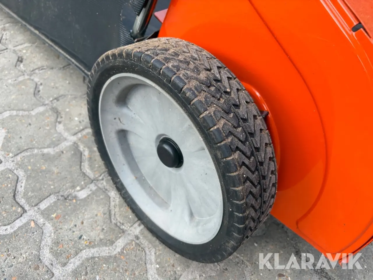 Billede 11 - Græsopsamler HUSQVARNA 44” High Speed