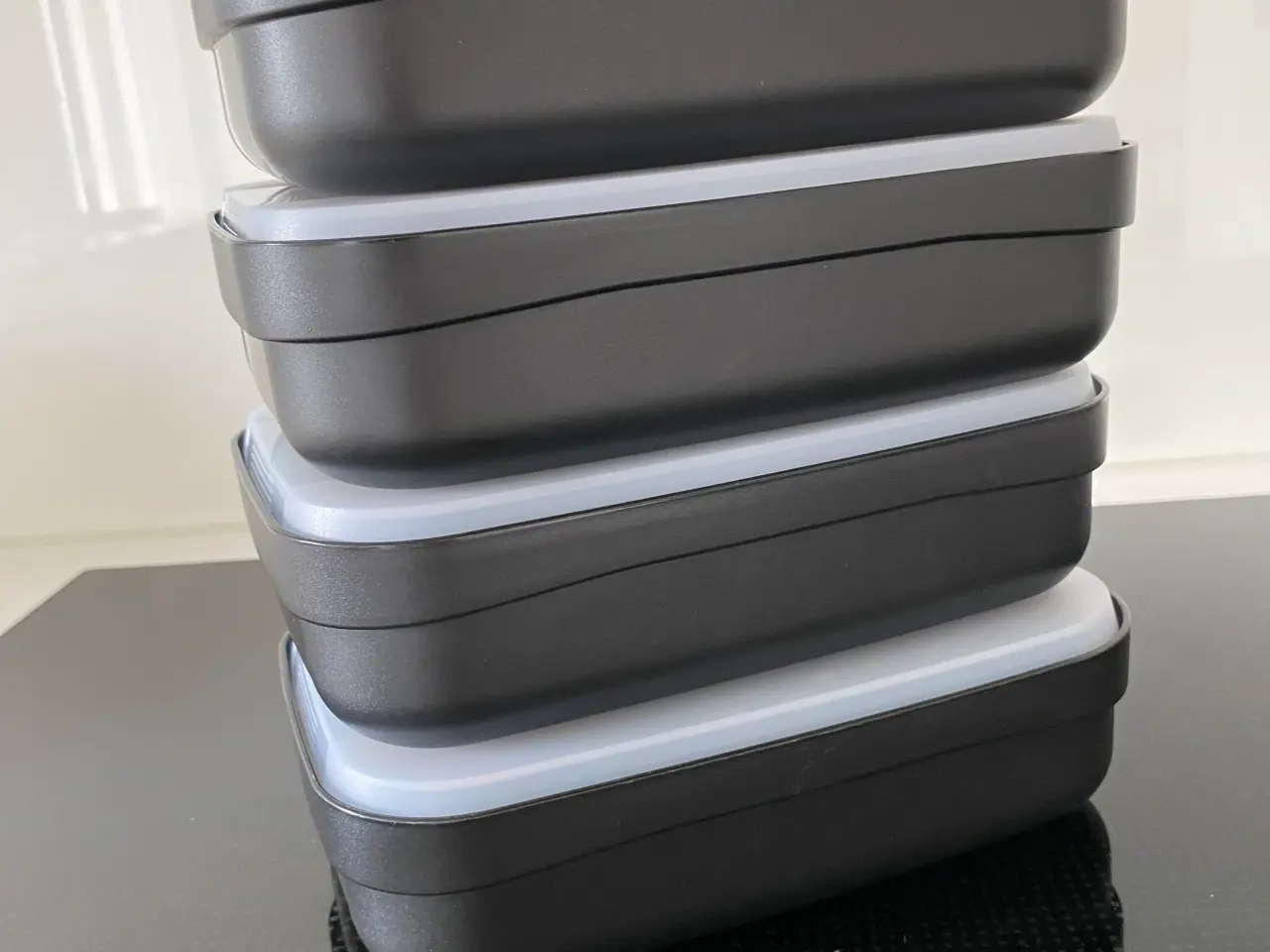 Billede 2 - 4 stk nye Tupperware Strato bokse i sort